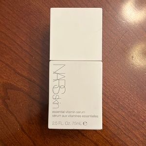 🚪Nars Skin essential vitamin serum